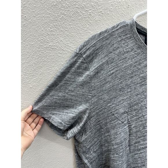 Banana Republic Mens Shirt Size XL Moisture Wicking Short Sleeve Gray - Picture 2 of 9